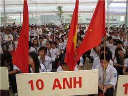 Image Thi vào lớp 10 tại Hà Nội: Học sinh gồng mình ôn Ngoại ngữ
