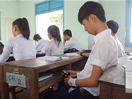 Image Hà Nội cấm giáo viên, học sinh dùng điện thoại trong giờ học