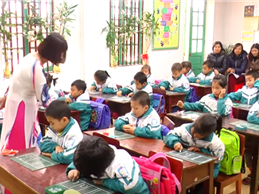 Image Tiết dự giờ trong trường học: Khi giáo viên, học sinh trở thành diễn viên!
