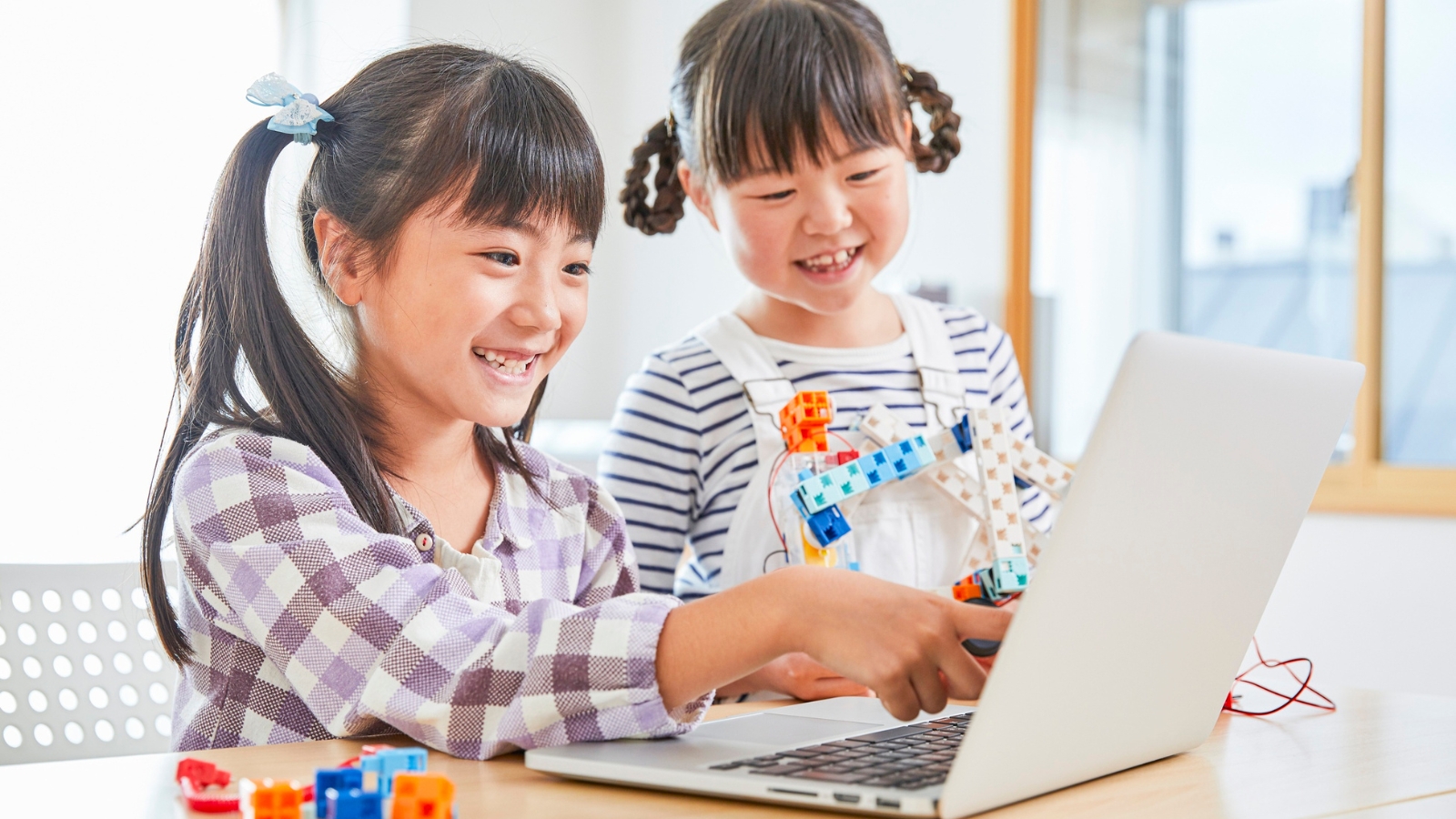 Hành trình STEM của trẻ: Lộ trình tiếp cận trực quan theo từng cấp học