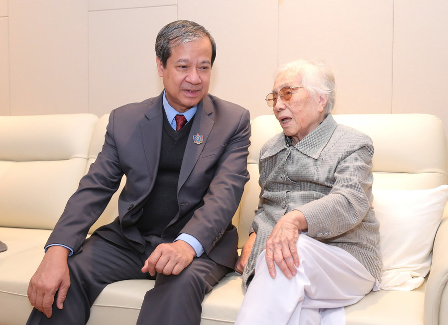 Image Nguyên Phó Chủ tịch nước Nguyễn Thị Bình gửi gắm kỳ vọng tới ngành Giáo dục