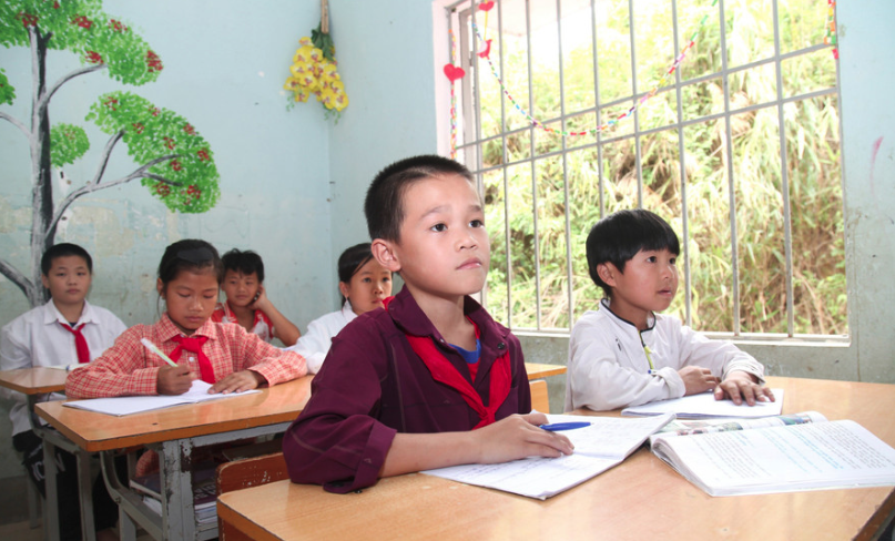 Image Chính sách miễn, hỗ trợ học phí: Cần xác định rõ cơ chế hỗ trợ