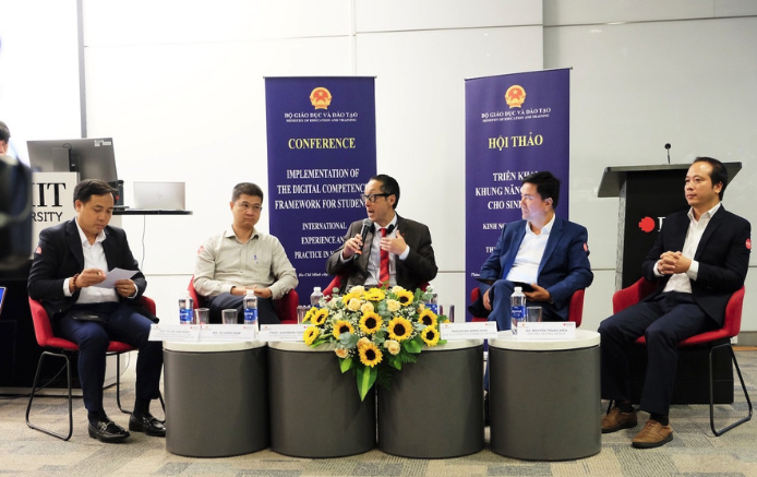 Image Đưa năng lực số vào 'mạch sống' chương trình đào tạo đại học